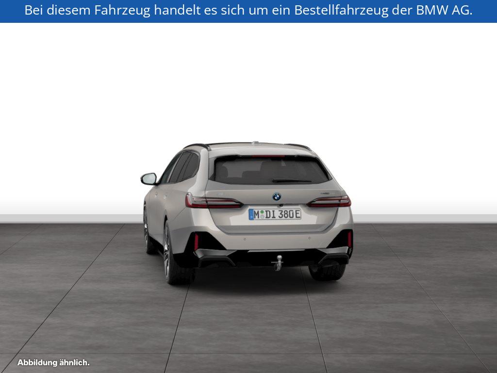 Fahrzeugabbildung BMW i5 xDrive40 Touring