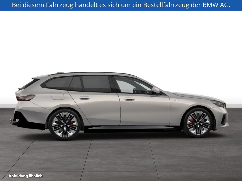 Fahrzeugabbildung BMW i5 xDrive40 Touring