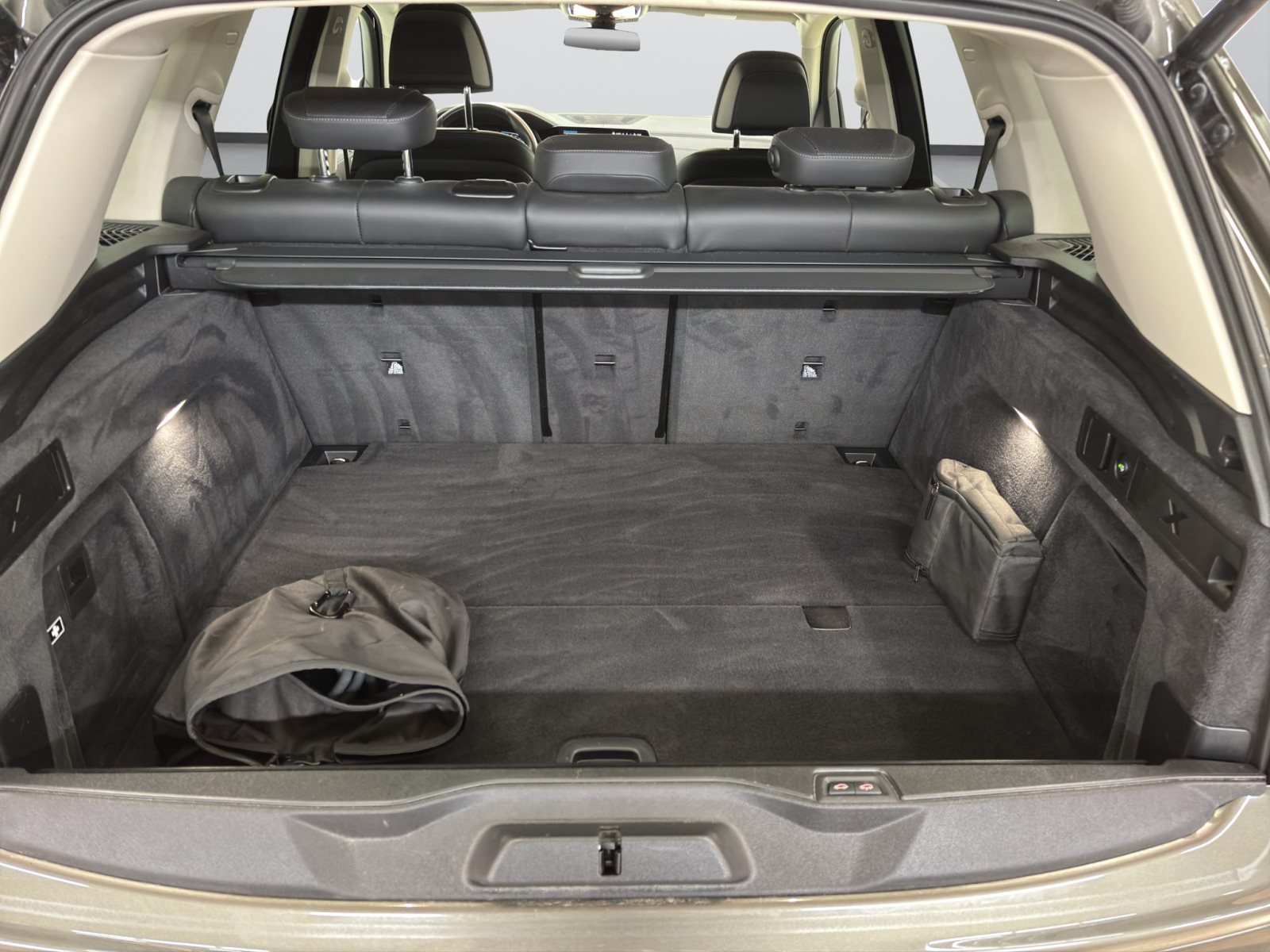 Fahrzeugabbildung BMW X5 xDrive45e [xLine, Laser, DA Prof., Pano, AHK]