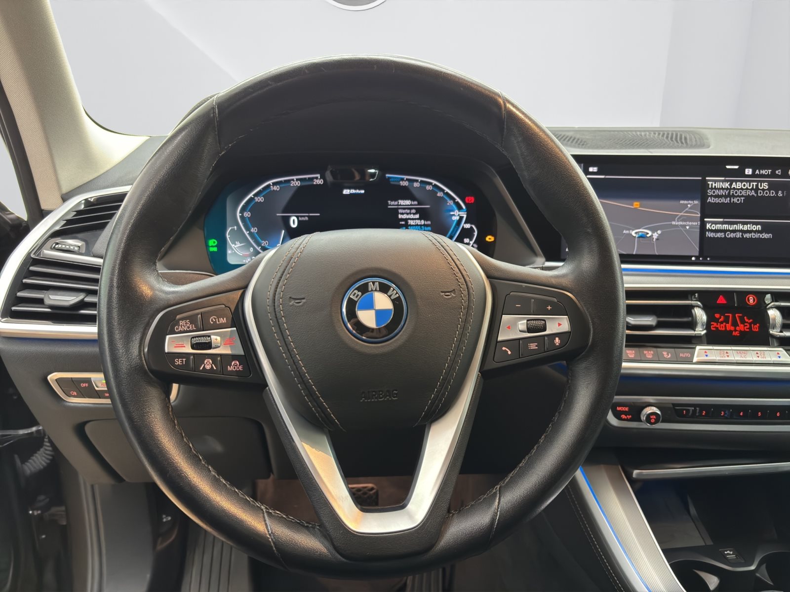 Fahrzeugabbildung BMW X5 xDrive45e [xLine, Laser, DA Prof., Pano, AHK]