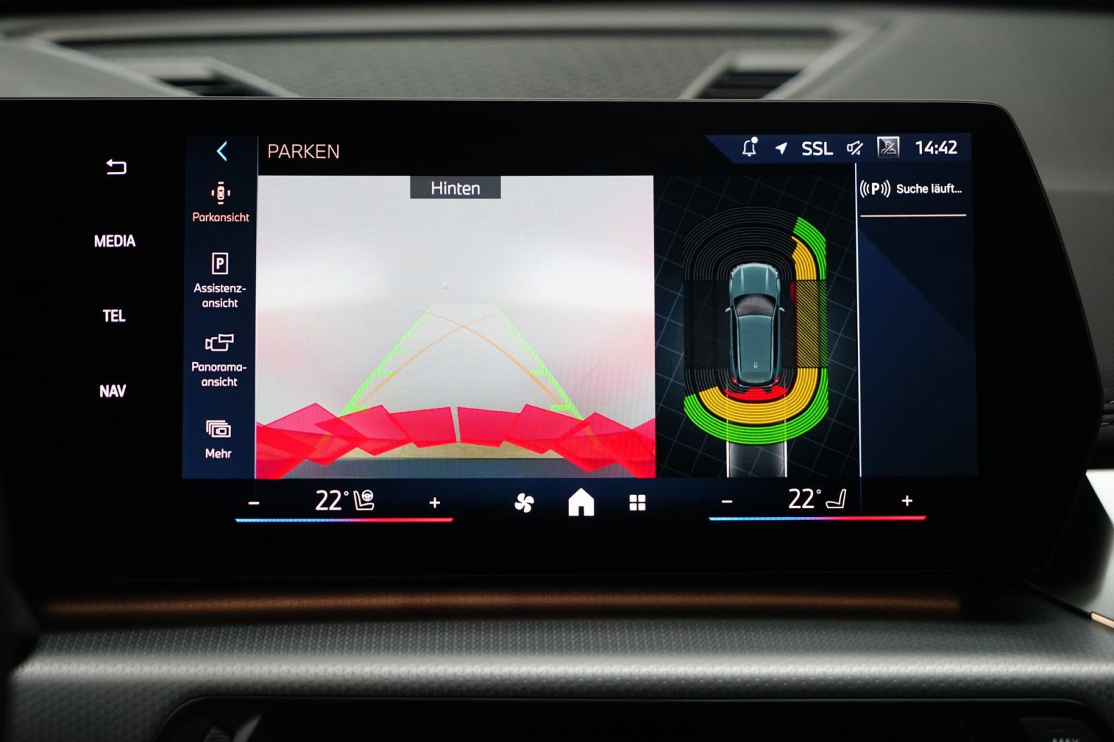 Fahrzeugabbildung BMW iX1 eDrive20 [M Sport, AHK, ACC, RFK, 19 LMR, SHZ]
