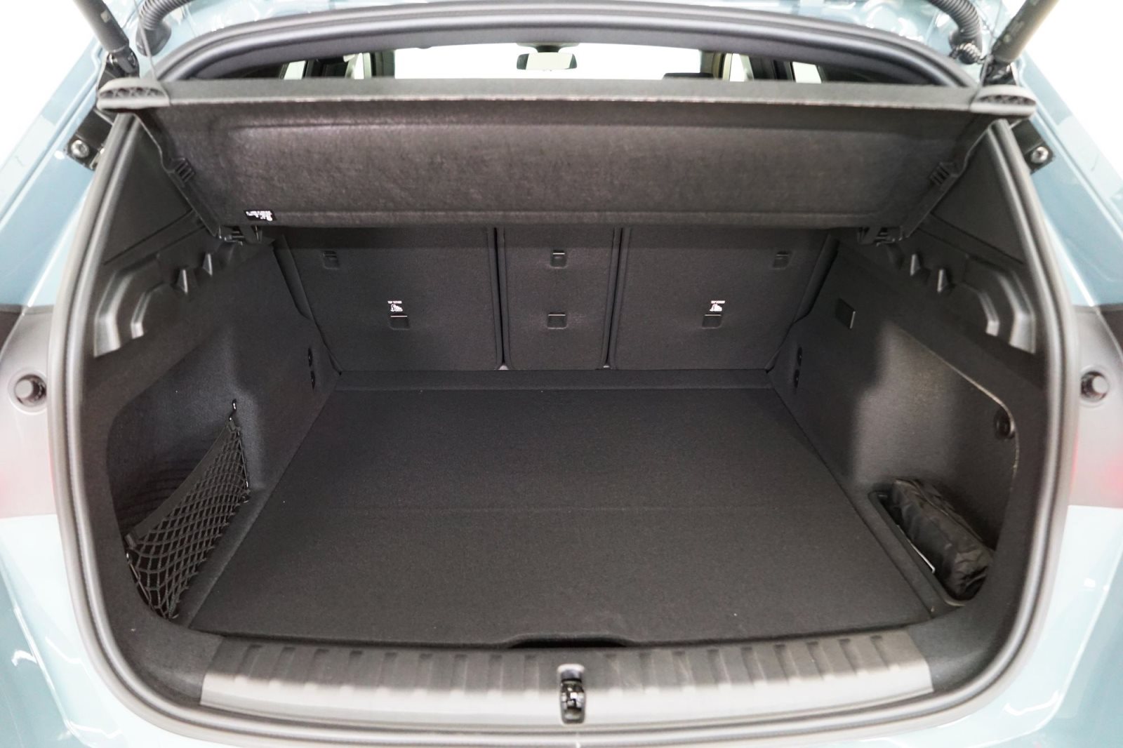 Fahrzeugabbildung BMW iX1 eDrive20 [M Sport, AHK, ACC, RFK, 19 LMR, SHZ]