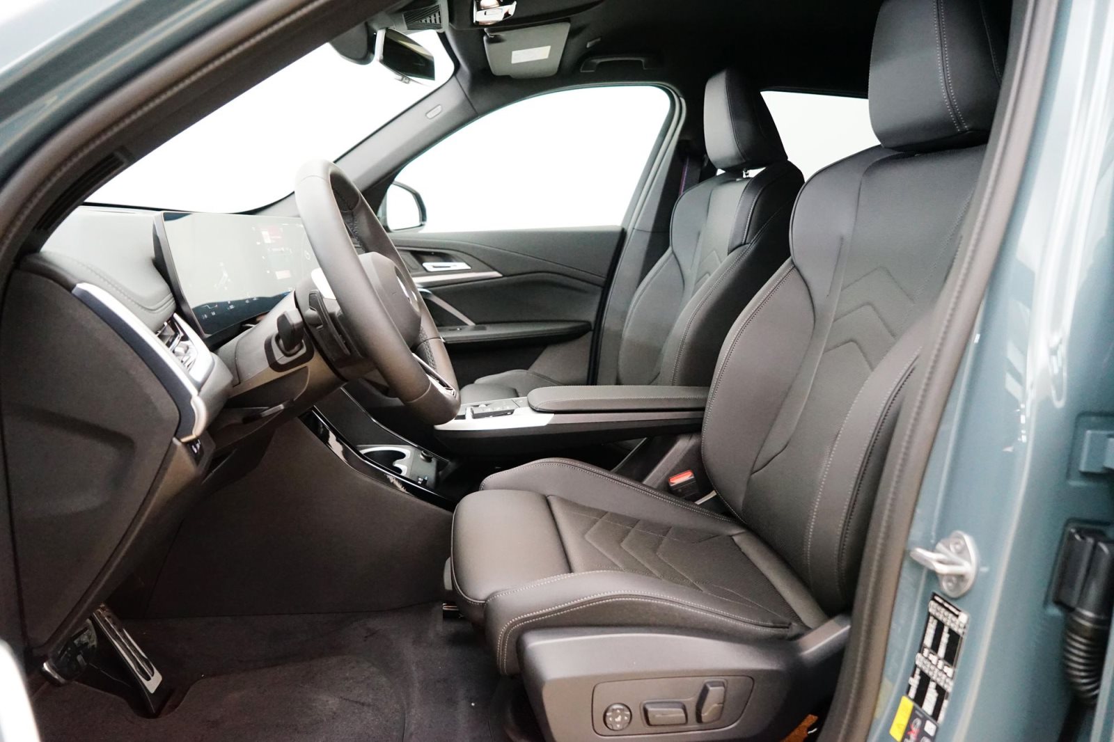Fahrzeugabbildung BMW iX1 eDrive20 [M Sport, AHK, ACC, RFK, 19 LMR, SHZ]