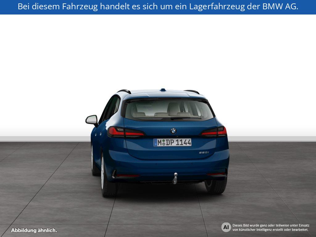Fahrzeugabbildung BMW 220i Active Tourer