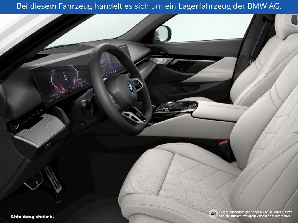 Fahrzeugabbildung BMW i5 xDrive40 Touring