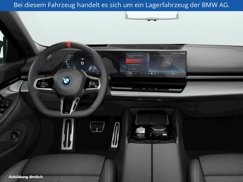 Fahrzeugabbildung BMW i5 M60 xDrive Touring