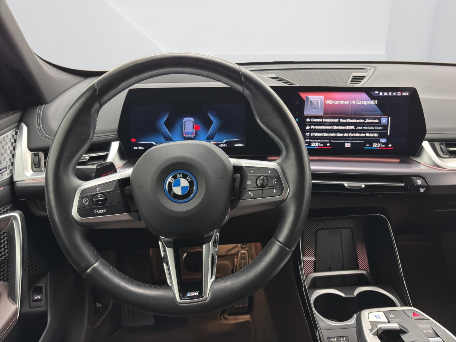 Fahrzeugabbildung BMW iX1 xDrive30 [M Sport, HUD, Pano, HK Sound]