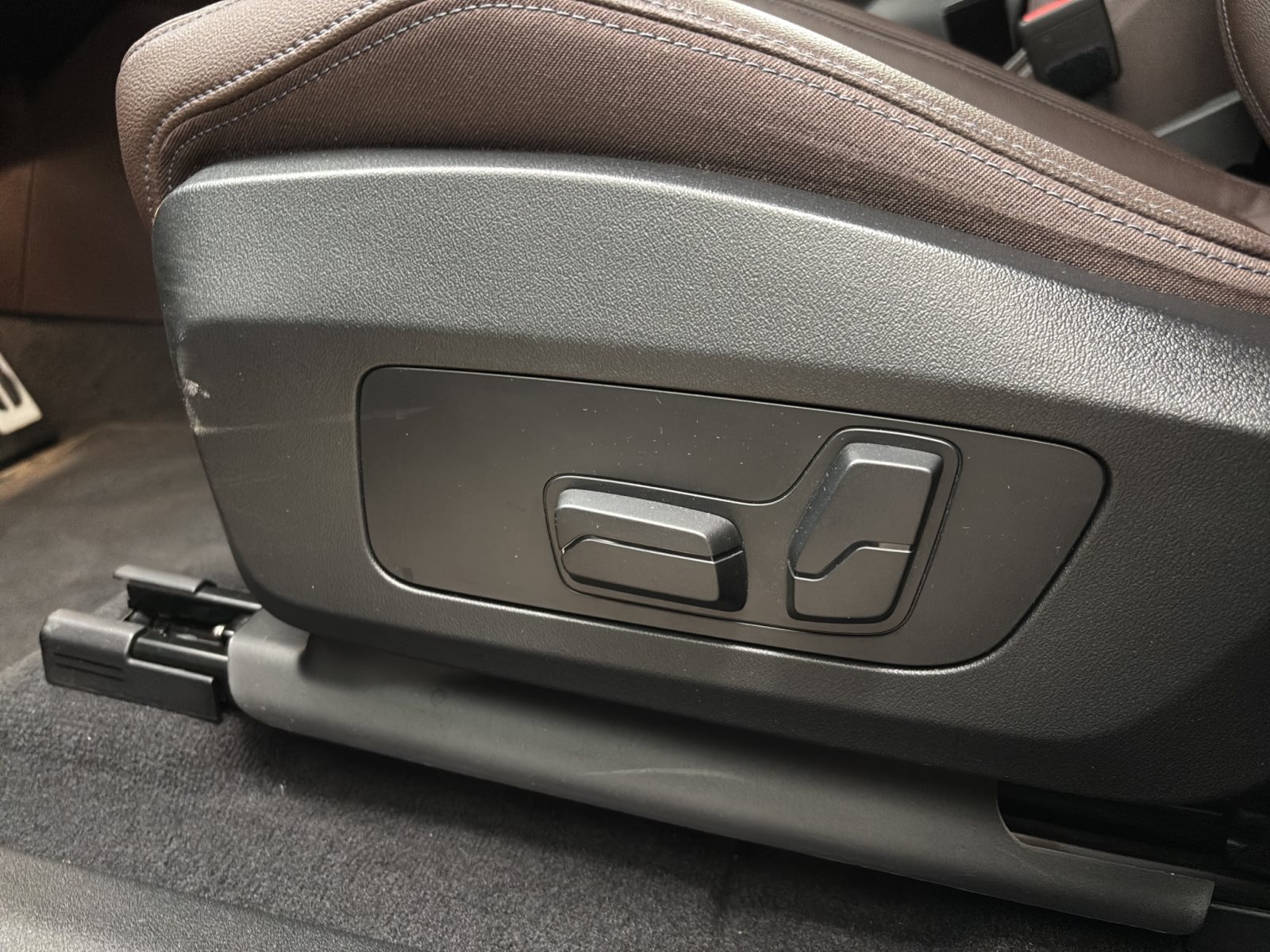 Fahrzeugabbildung BMW iX1 xDrive30 [M Sport, HUD, Pano, HK Sound]