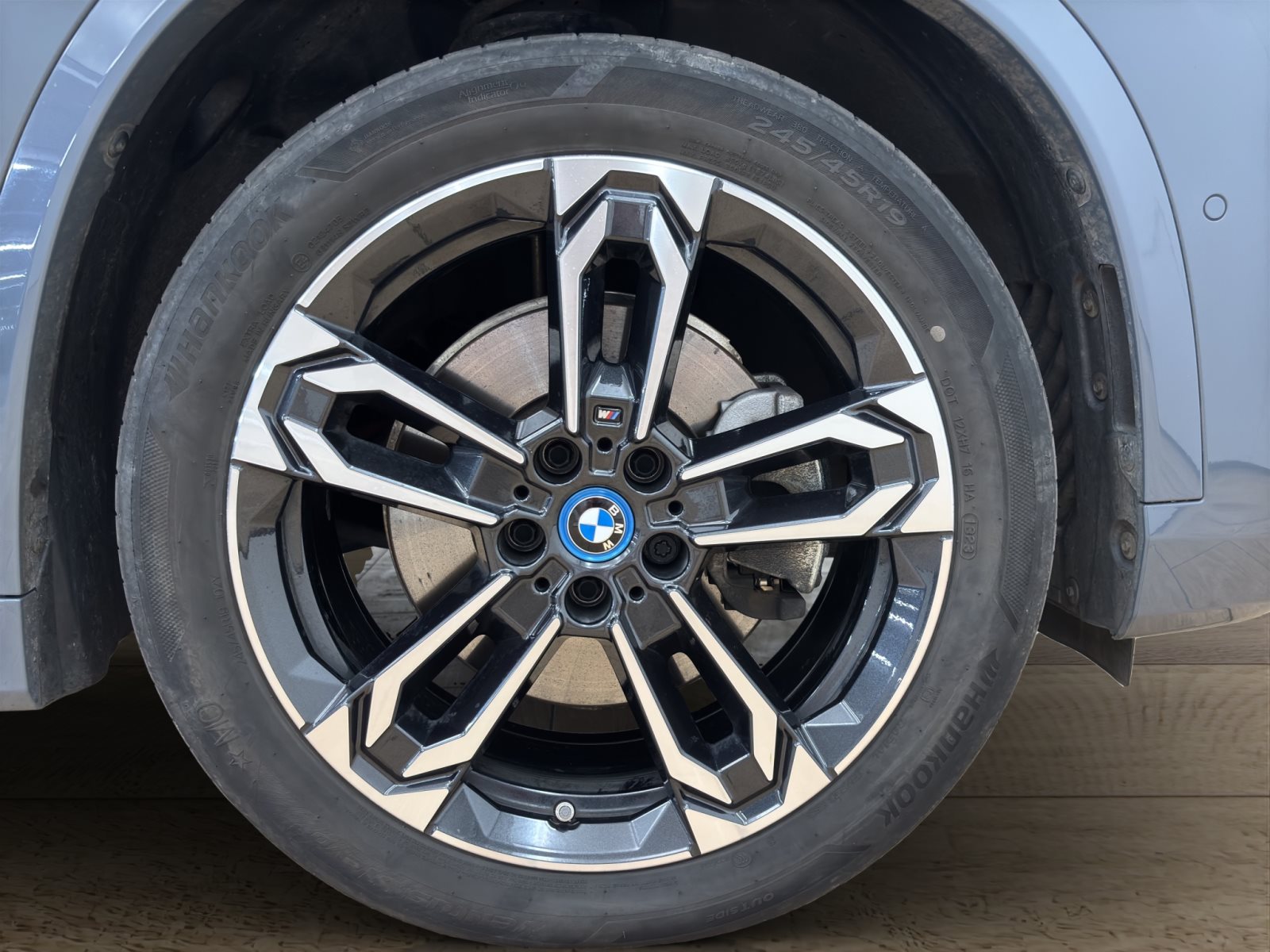 Fahrzeugabbildung BMW iX1 xDrive30 [M Sport, HUD, Pano, HK Sound]