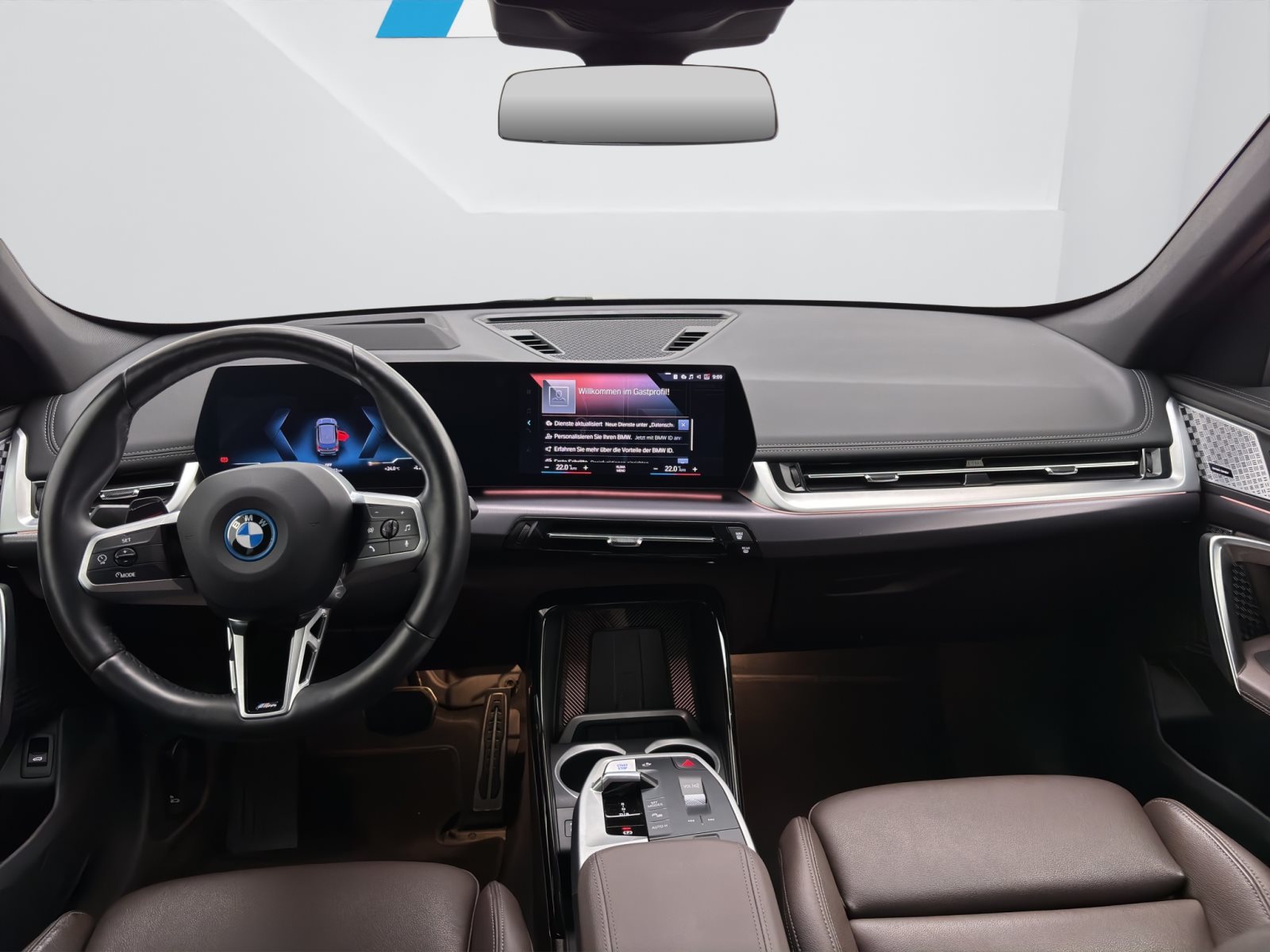 Fahrzeugabbildung BMW iX1 xDrive30 [M Sport, HUD, Pano, HK Sound]