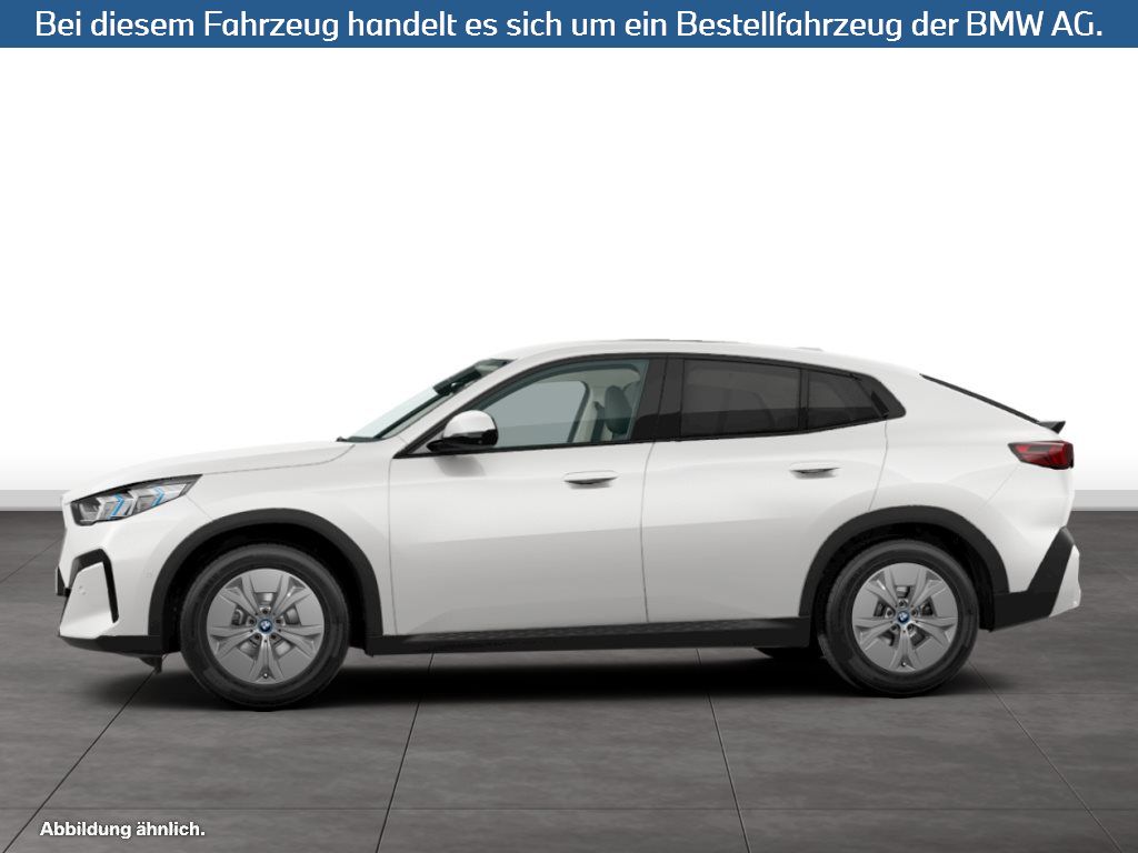 Fahrzeugabbildung BMW iX2 xDrive30