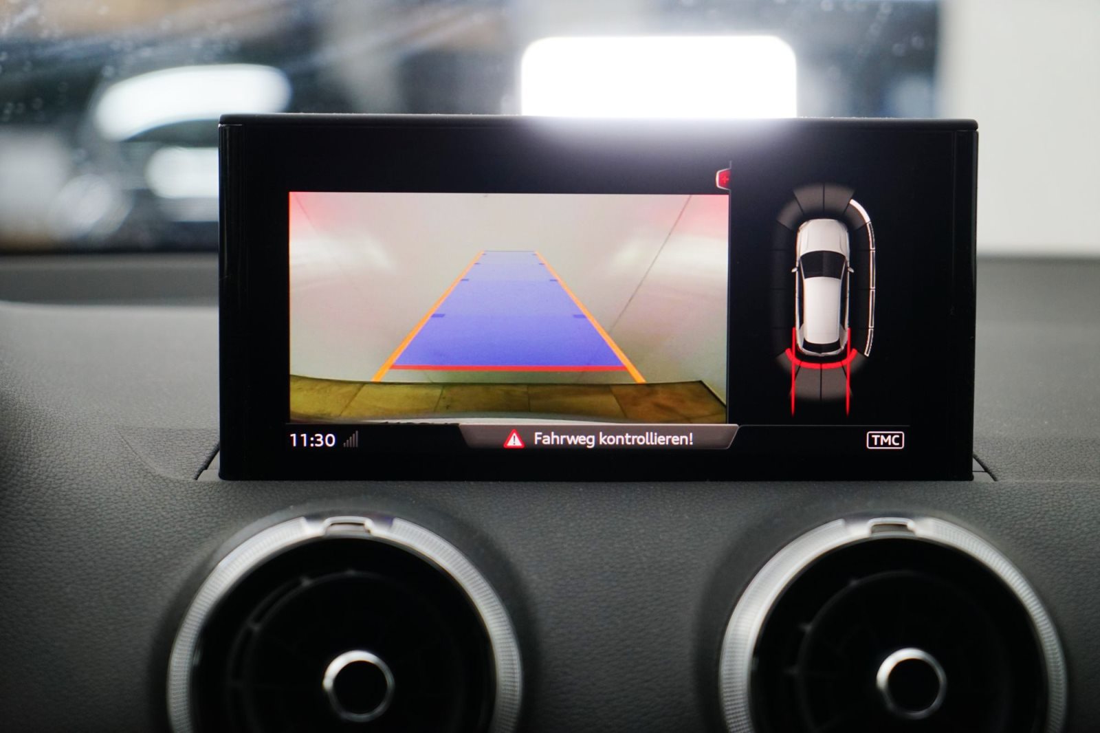 Fahrzeugabbildung Audi Q2 35 TFSI S tronic [Navi, LED, RFK, Pano, SHZ]