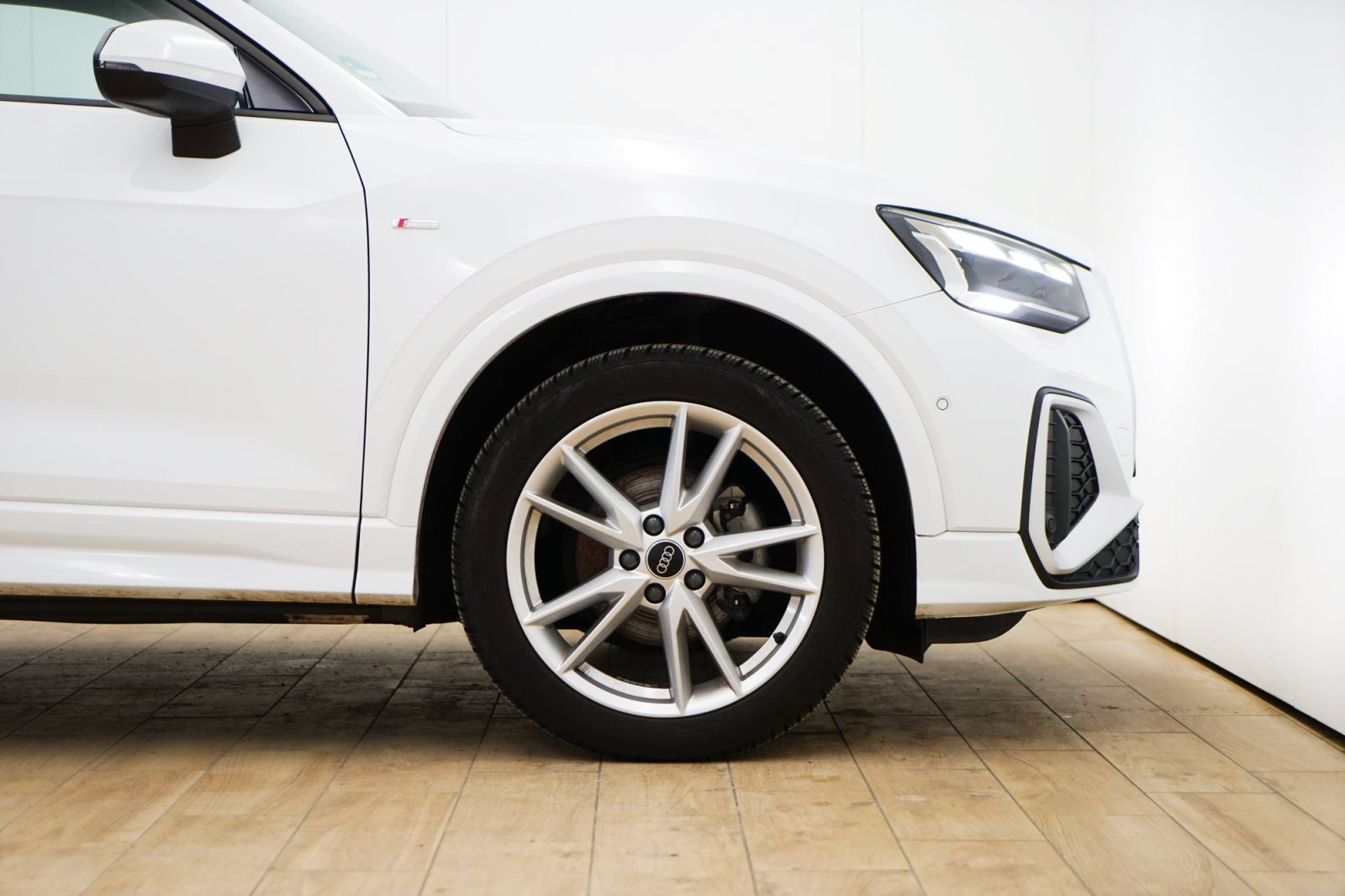 Fahrzeugabbildung Audi Q2 35 TFSI S tronic [Navi, LED, RFK, Pano, SHZ]
