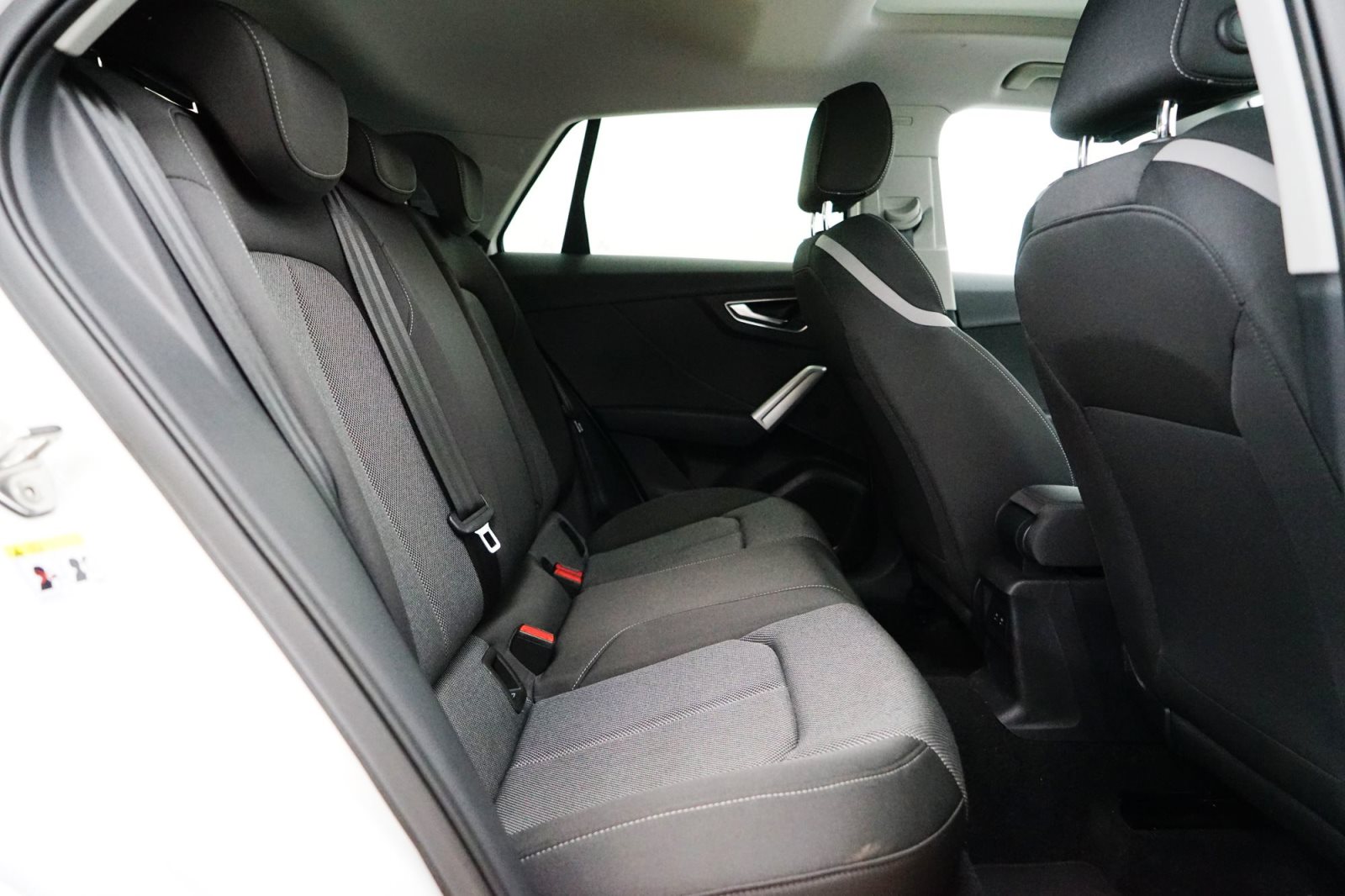 Fahrzeugabbildung Audi Q2 35 TFSI S tronic [Navi, LED, RFK, Pano, SHZ]