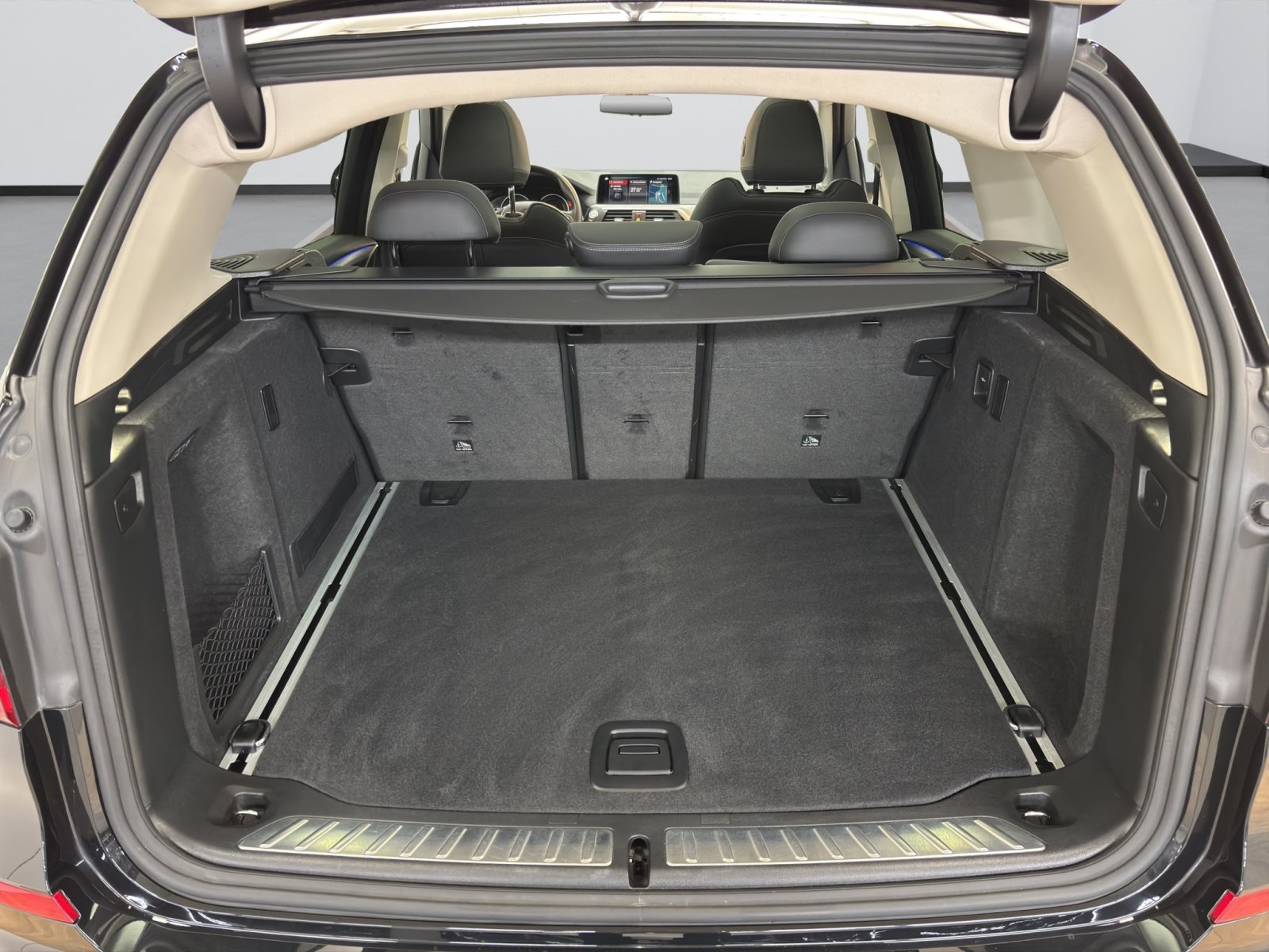 Fahrzeugabbildung BMW X3 xDrive20d [xLine, Navi Prof., Pano, HUD, AHK]