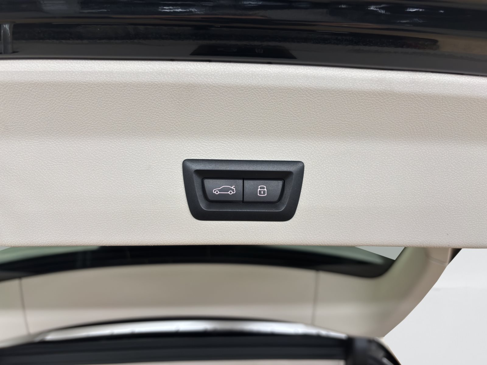 Fahrzeugabbildung BMW X3 xDrive20d [xLine, Navi Prof., Pano, HUD, AHK]