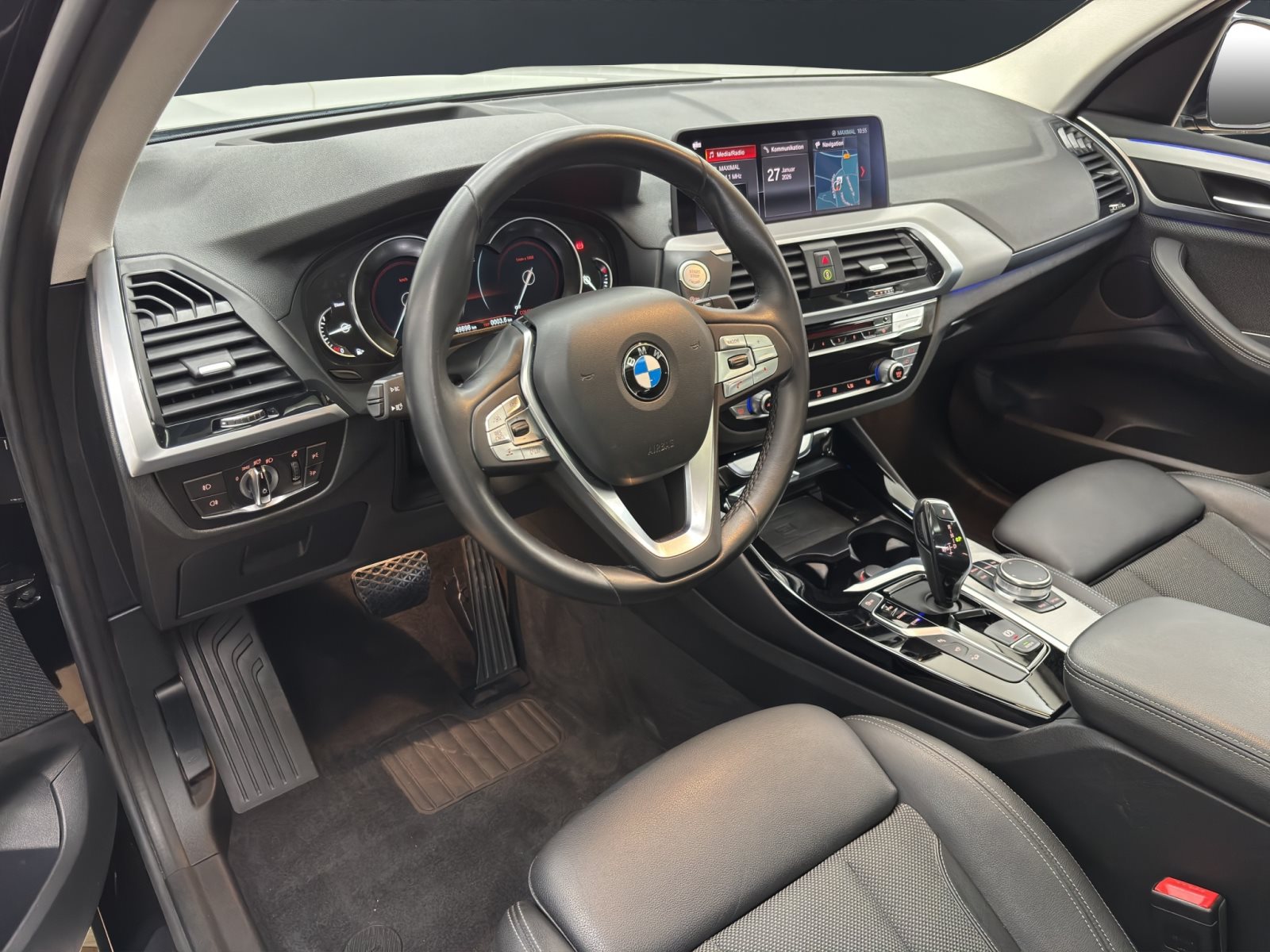 Fahrzeugabbildung BMW X3 xDrive20d [xLine, Navi Prof., Pano, HUD, AHK]