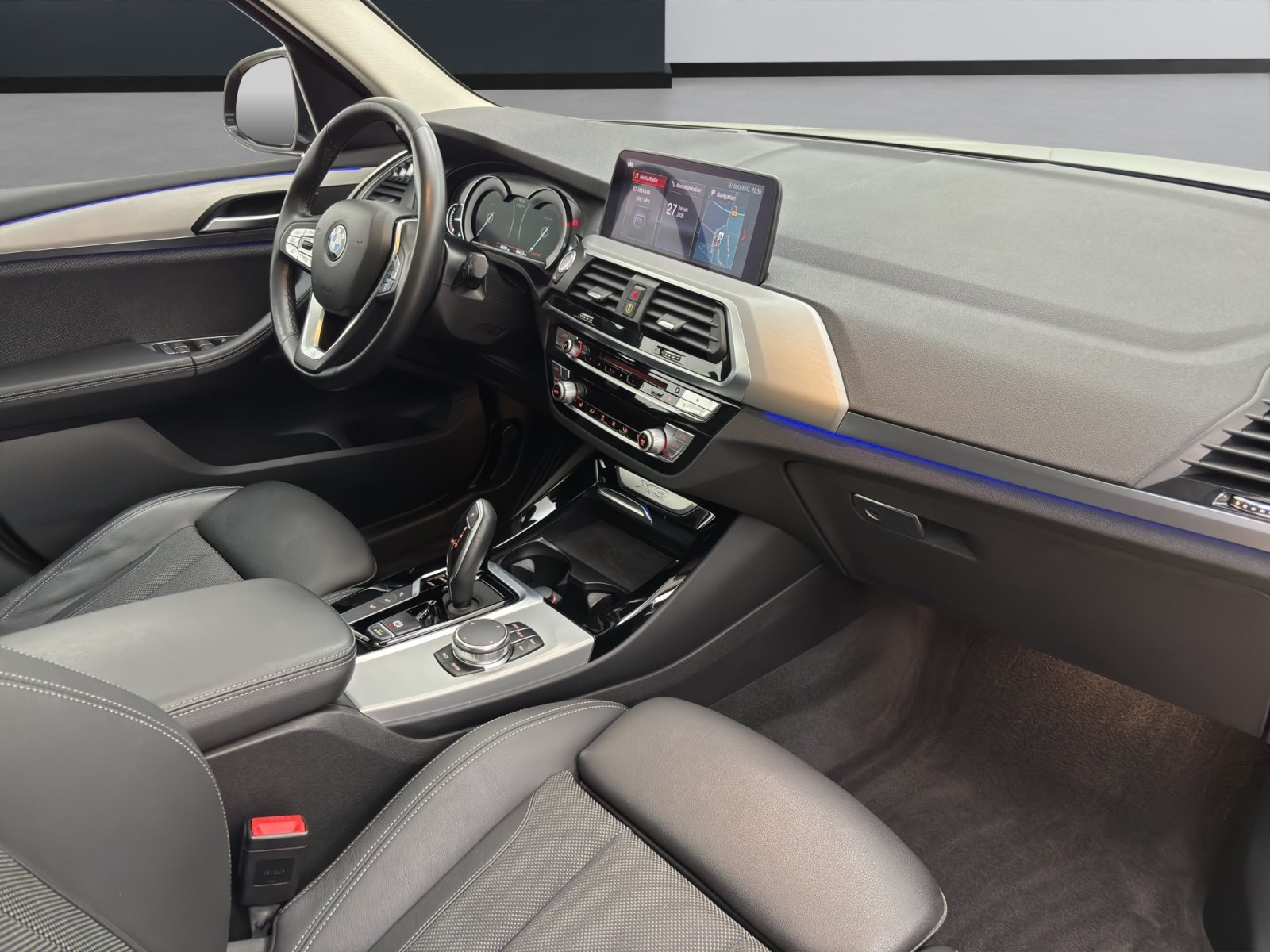 Fahrzeugabbildung BMW X3 xDrive20d [xLine, Navi Prof., Pano, HUD, AHK]