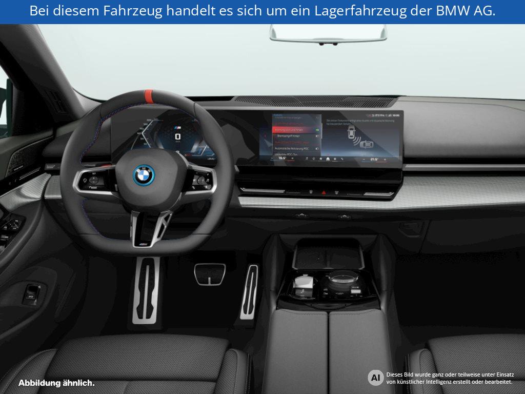 Fahrzeugabbildung BMW i5 M60 xDrive Limousine