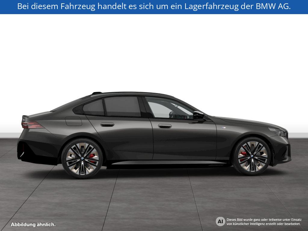 Fahrzeugabbildung BMW i5 M60 xDrive Limousine