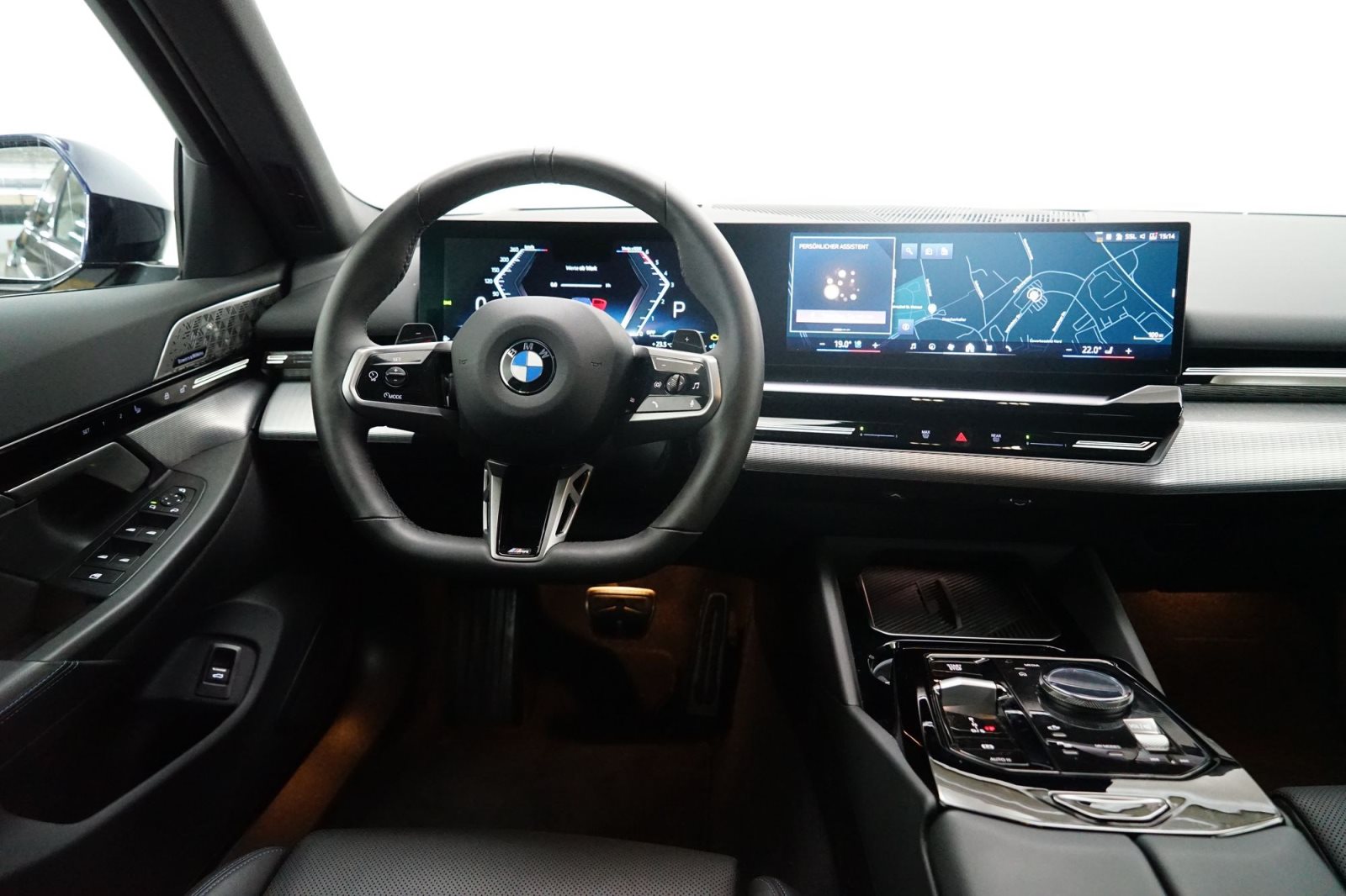 Fahrzeugabbildung BMW 540d xDrive Limousine [M Sport, HUD, AHK, ACC, B&W Sound]