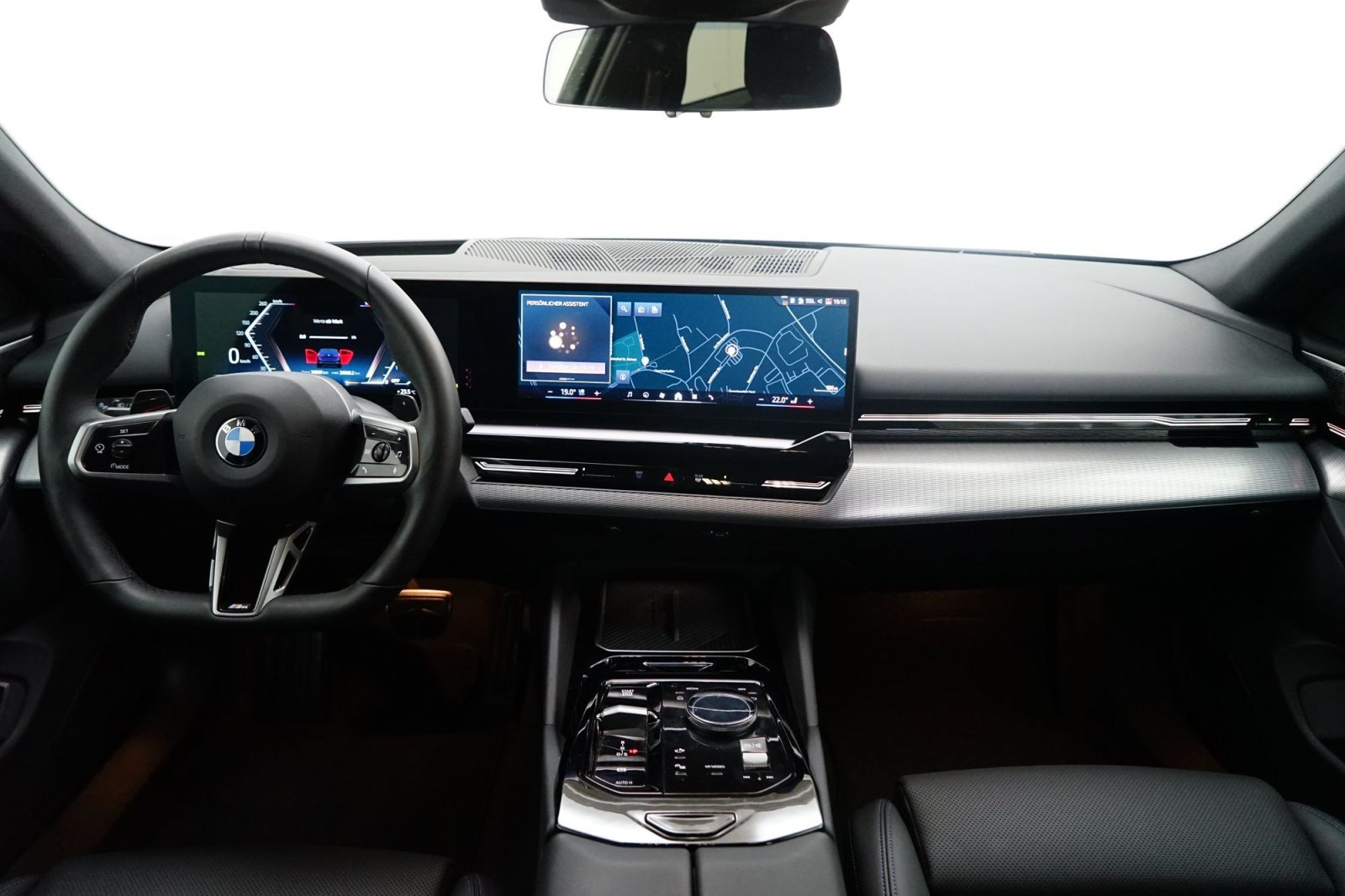 Fahrzeugabbildung BMW 540d xDrive Limousine [M Sport, HUD, AHK, ACC, B&W Sound]