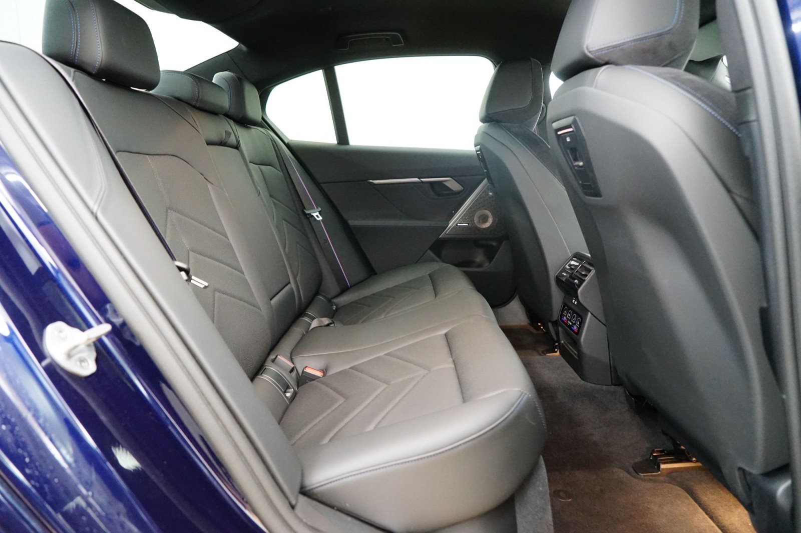 Fahrzeugabbildung BMW 540d xDrive Limousine [M Sport, HUD, AHK, ACC, B&W Sound]