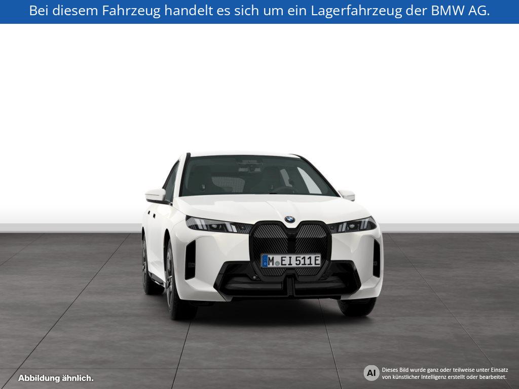 Fahrzeugabbildung BMW iX xDrive45