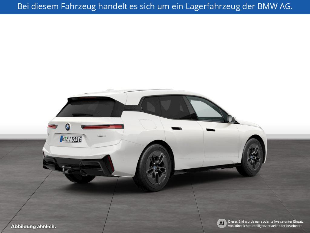 Fahrzeugabbildung BMW iX xDrive45