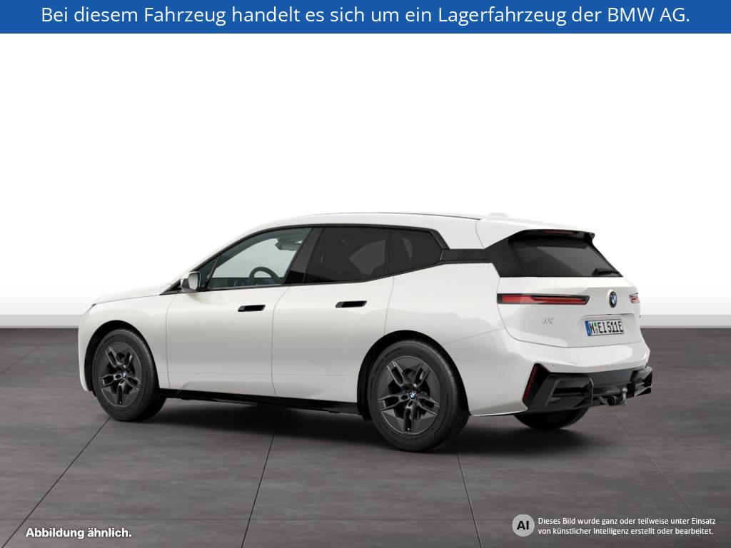 Fahrzeugabbildung BMW iX xDrive45