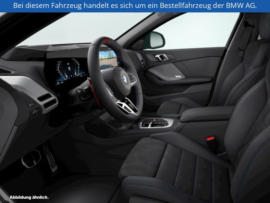 Fahrzeugabbildung BMW M135 xDrive
