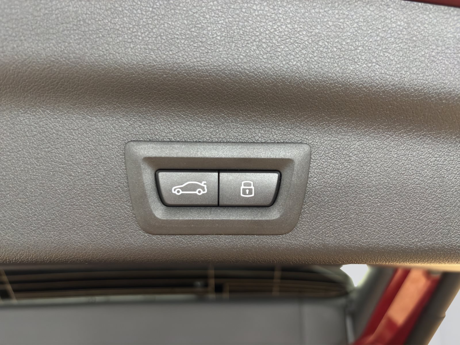 Fahrzeugabbildung BMW iX1 eDrive20 [M Sport Pro, AHK, ACC, 19 LMR, RFK]