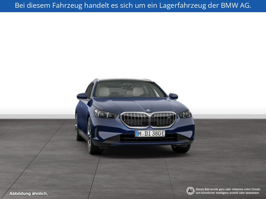 Fahrzeugabbildung BMW i5 eDrive40 Touring