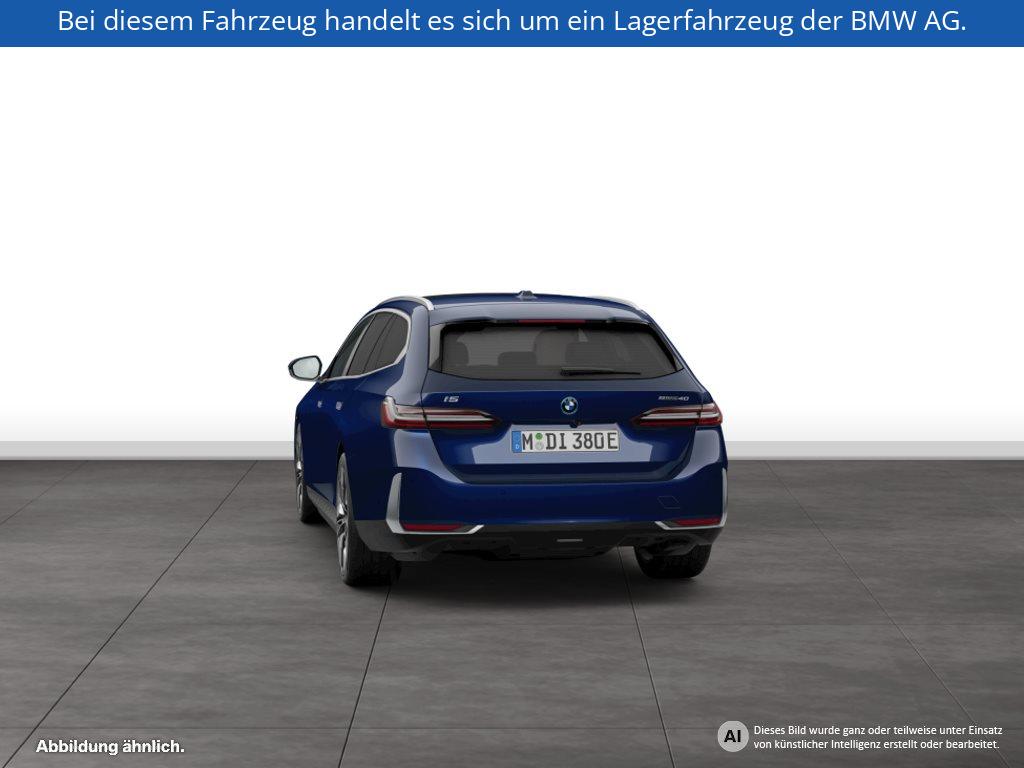 Fahrzeugabbildung BMW i5 eDrive40 Touring