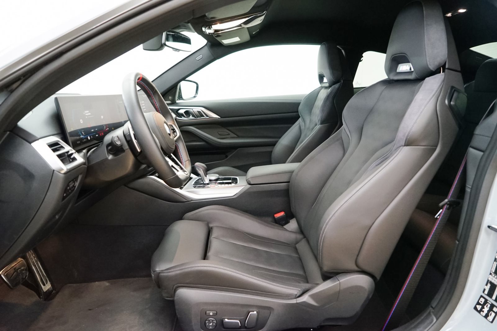 Fahrzeugabbildung BMW M4 Coupé Competition xDrive [NEUES MODELL, HUD, ACC]