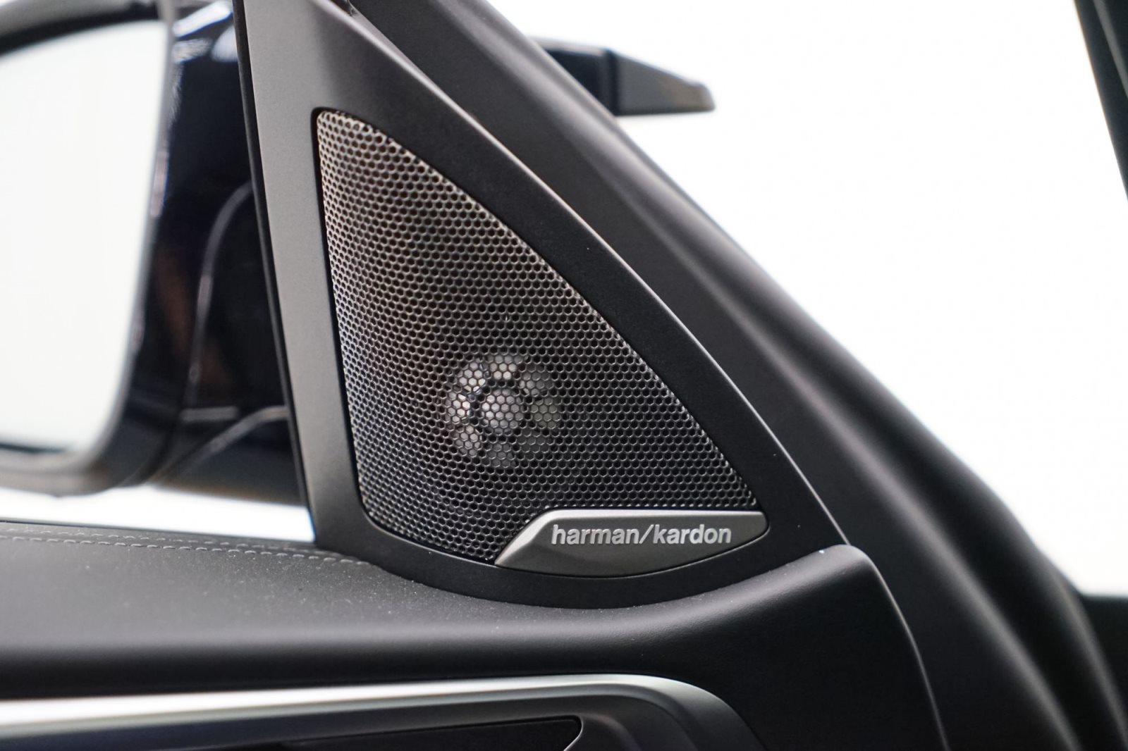 Fahrzeugabbildung BMW M4 Coupé Competition xDrive [NEUES MODELL, HUD, ACC]