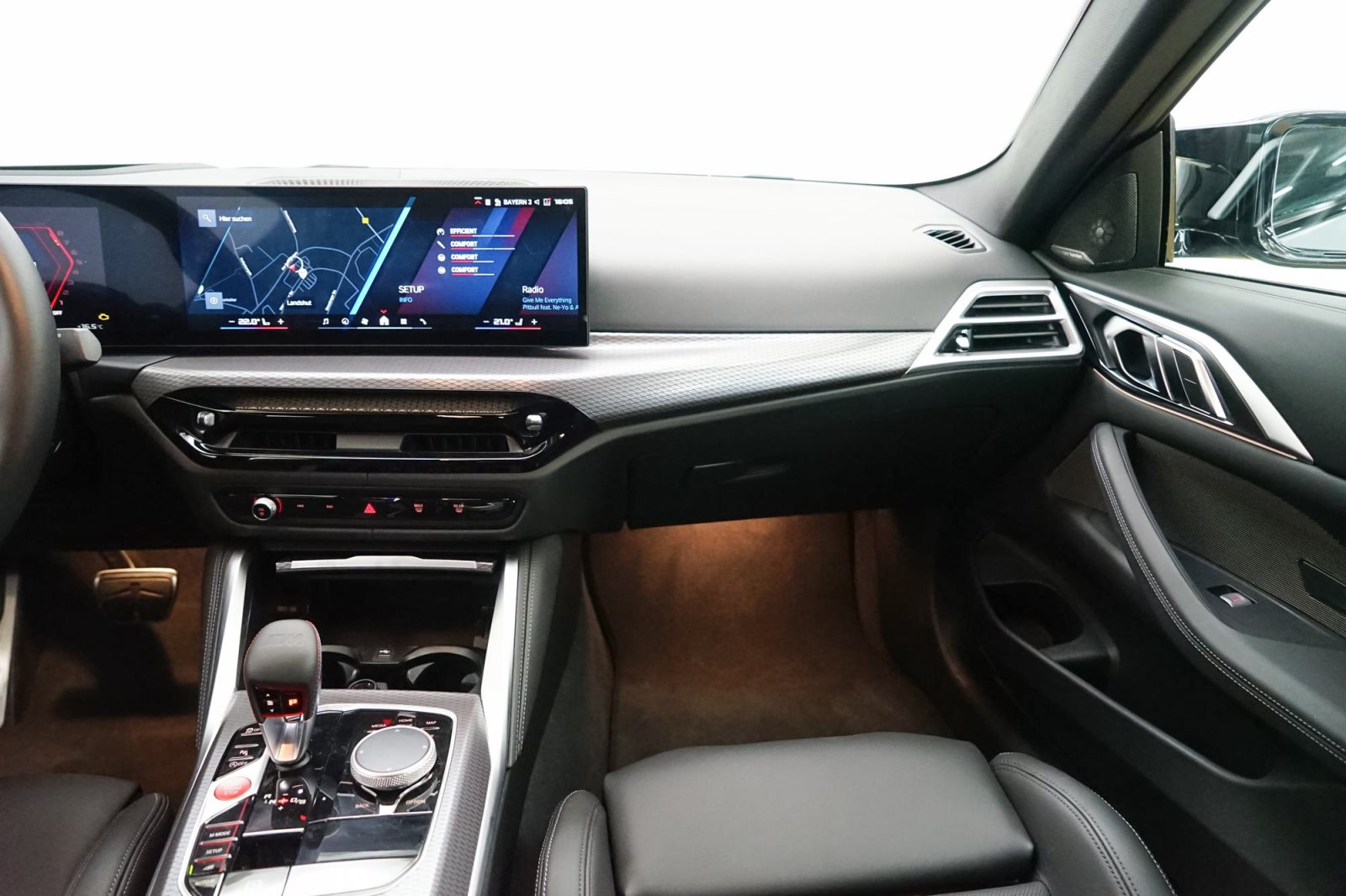 Fahrzeugabbildung BMW M4 Coupé Competition xDrive [NEUES MODELL, HUD, ACC]