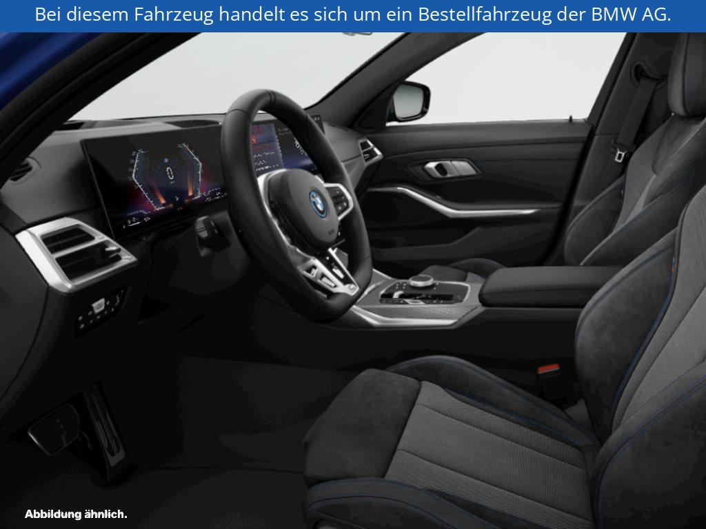 Fahrzeugabbildung BMW 330e Touring