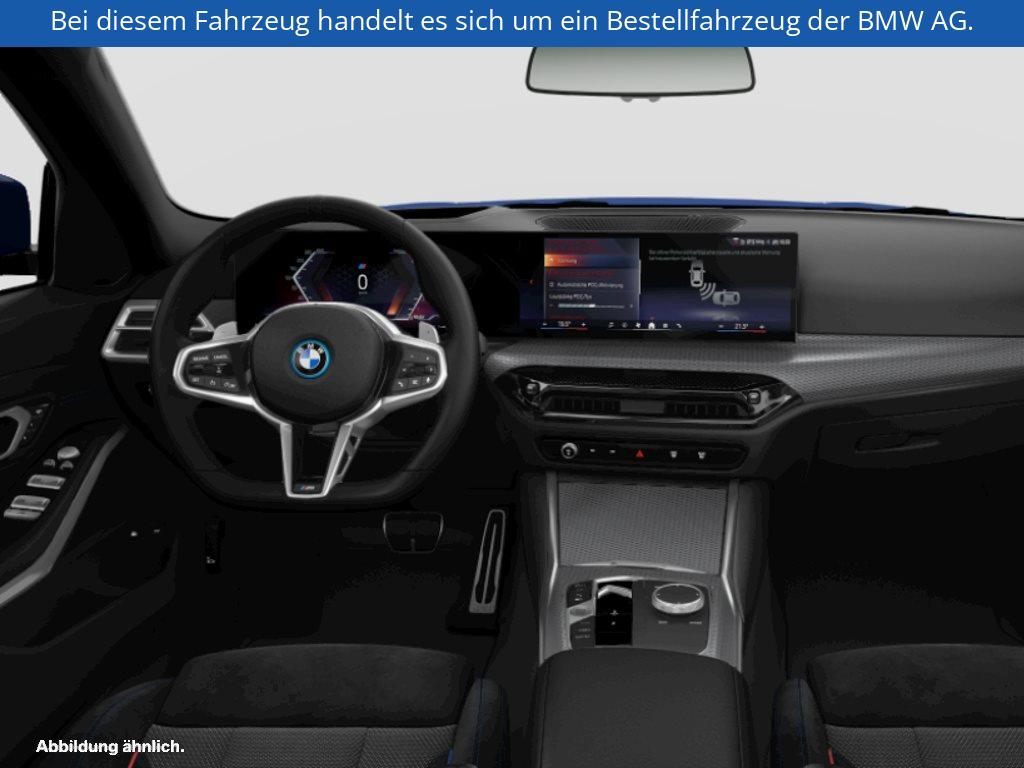 Fahrzeugabbildung BMW 330e Touring