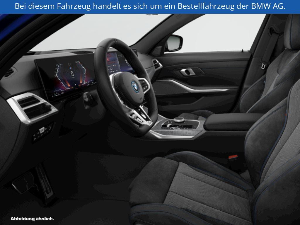 Fahrzeugabbildung BMW 330e Touring