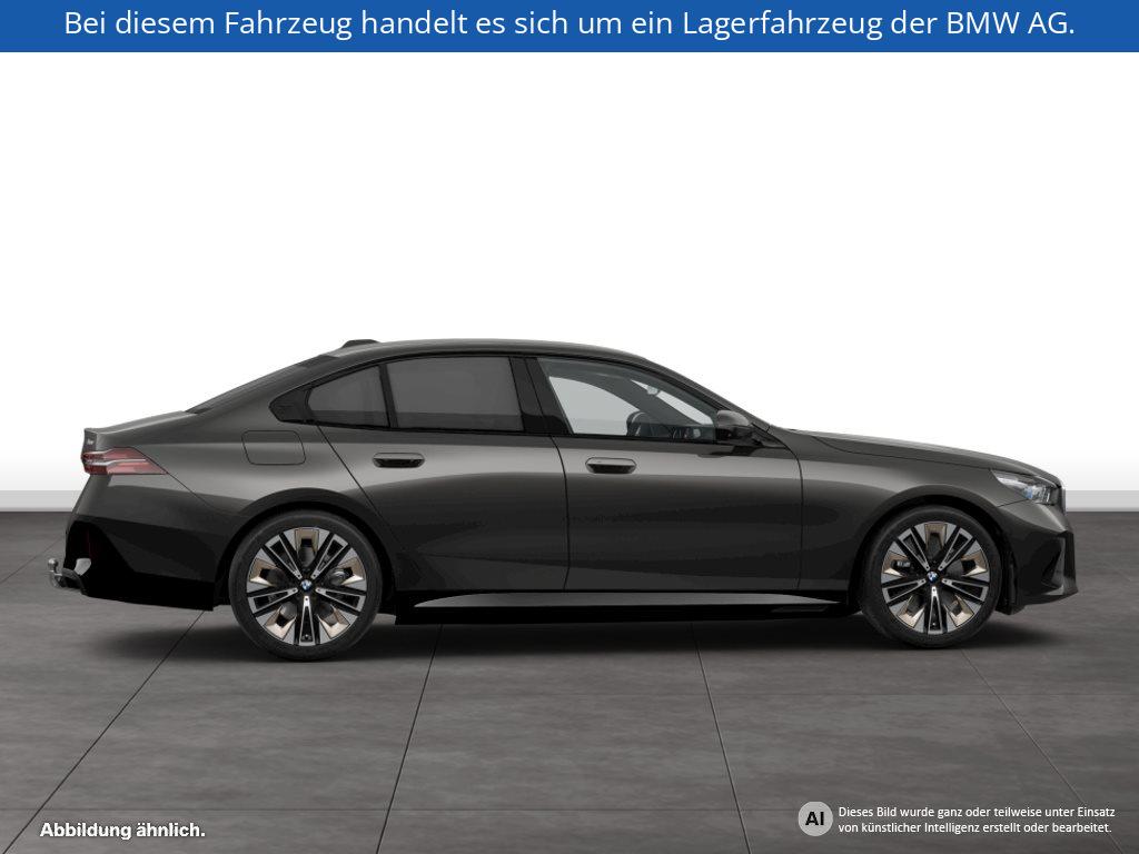 Fahrzeugabbildung BMW 550e xDrive Limousine