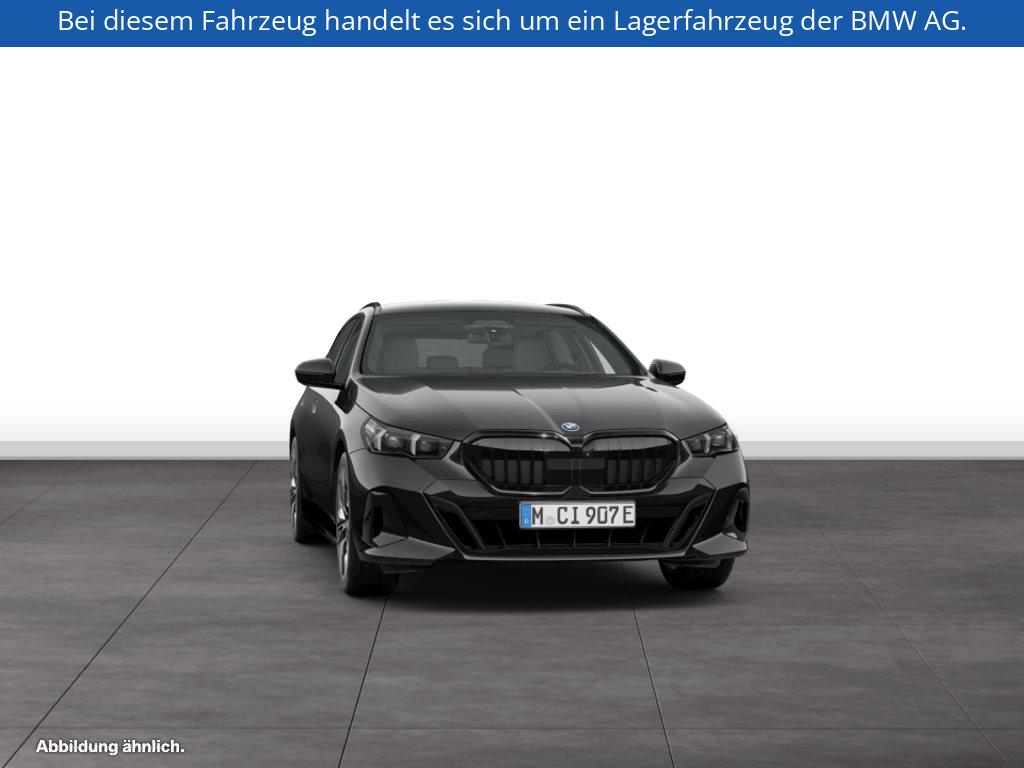 Fahrzeugabbildung BMW 550e xDrive Touring