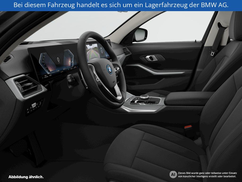 Fahrzeugabbildung BMW 330e Touring