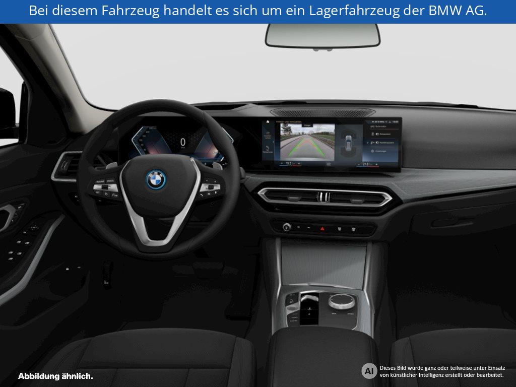 Fahrzeugabbildung BMW 330e Touring