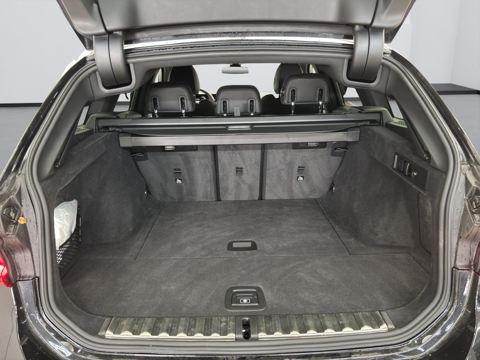 Fahrzeugabbildung BMW 318d Touring [M Sport, LC+, ACC, RFK, AHK]