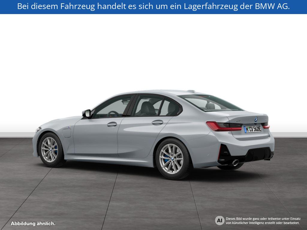Fahrzeugabbildung BMW 330e xDrive Limousine