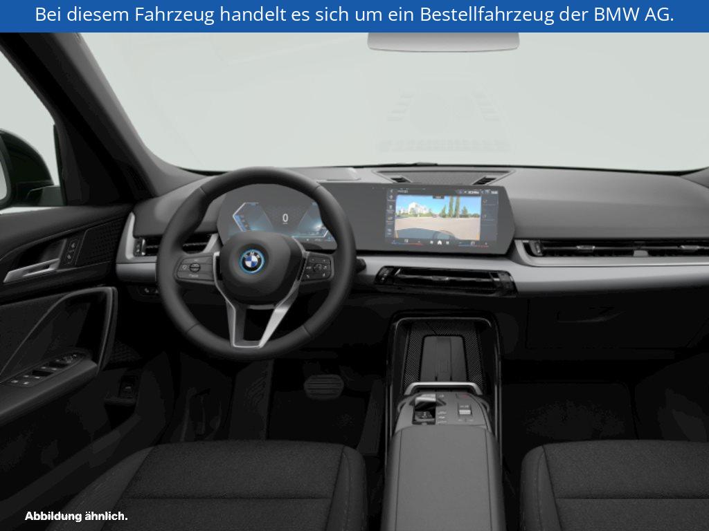 Fahrzeugabbildung BMW X1 xDrive25e