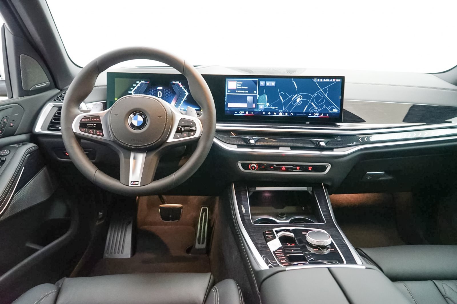 Fahrzeugabbildung BMW X5 xDrive30d [M Sport, HUD, AHK, ACC, GSD, 22 LMR]