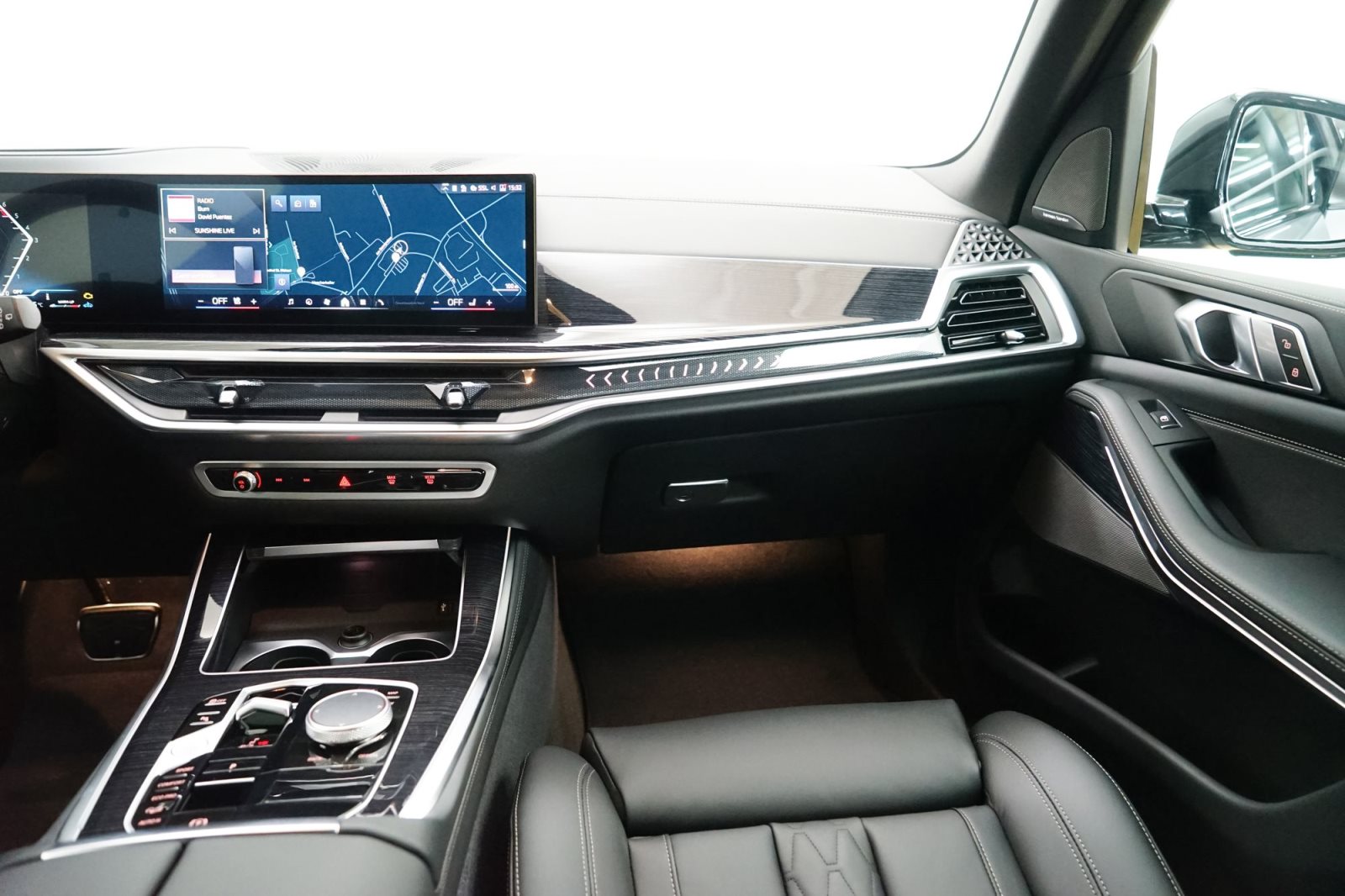 Fahrzeugabbildung BMW X5 xDrive30d [M Sport, HUD, AHK, ACC, GSD, 22 LMR]