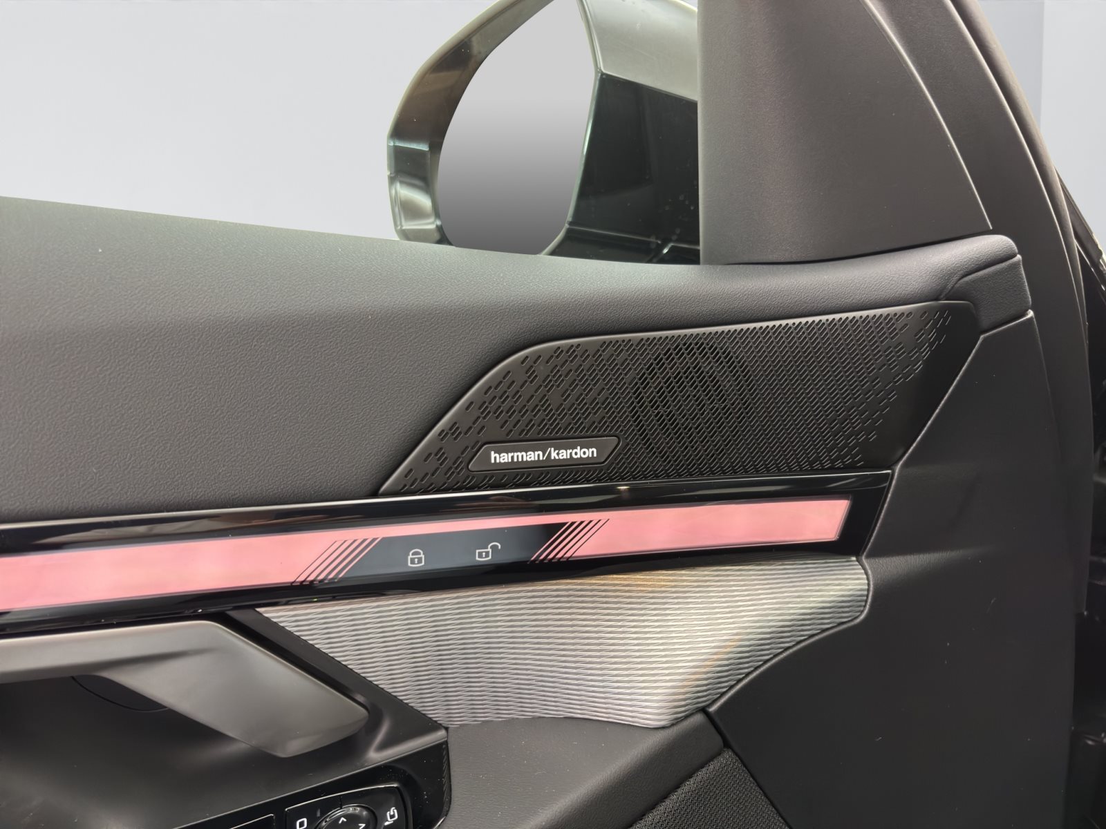 Fahrzeugabbildung BMW 520d Touring [M Sport, HUD, AHK, ACC, 20 LMR]